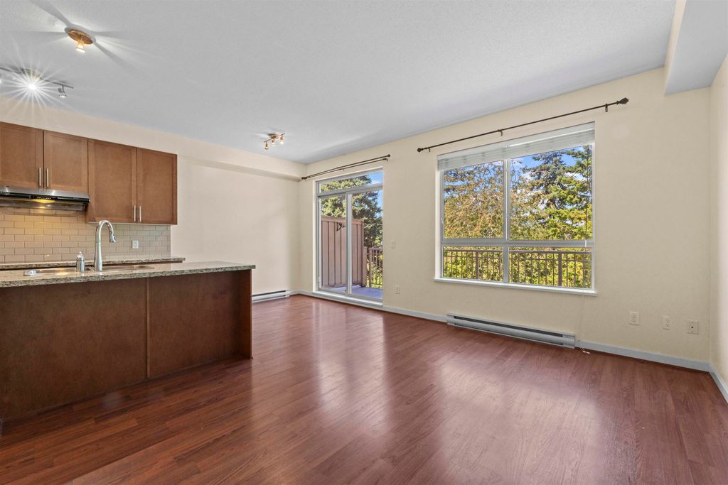 listing image 1105538670630565439