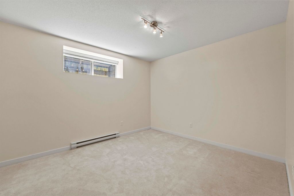 listing image 1101404808029831043