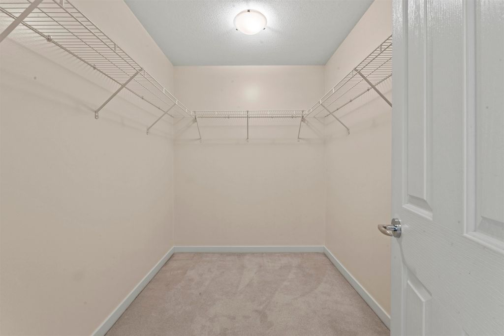 listing image 1106945471270784952
