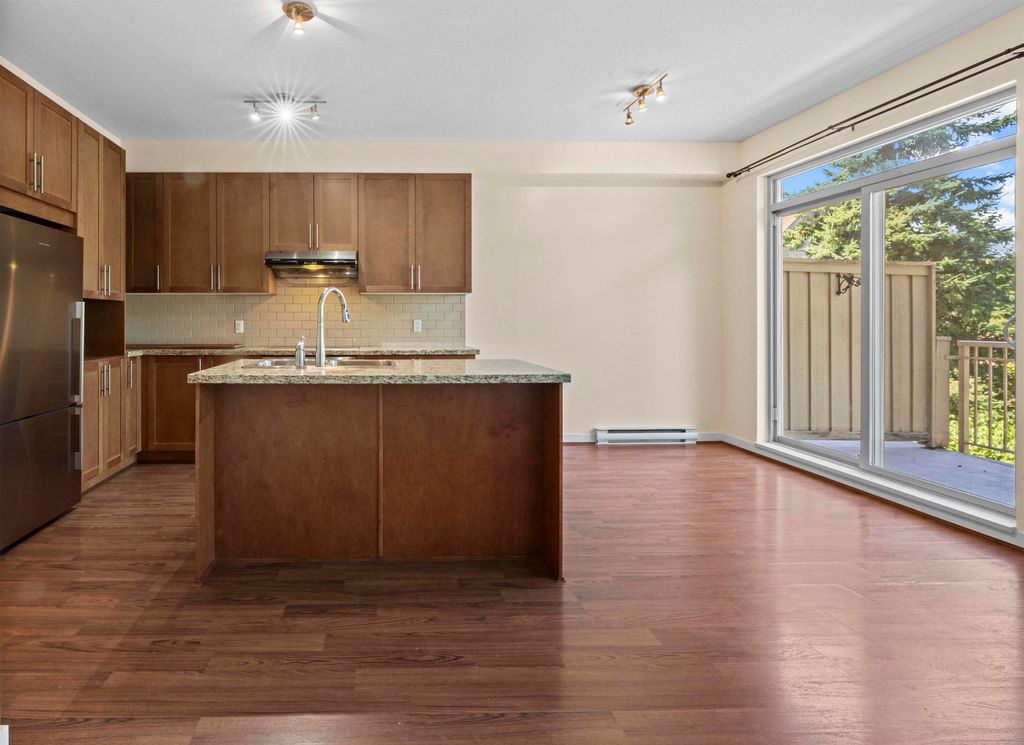 listing image 1104157641151160886