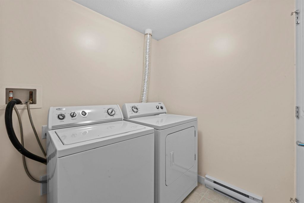 listing image 1102819952911593858