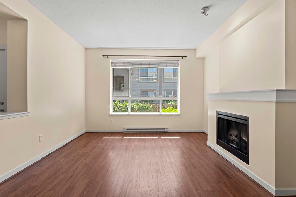 listing image 1103716712964599418