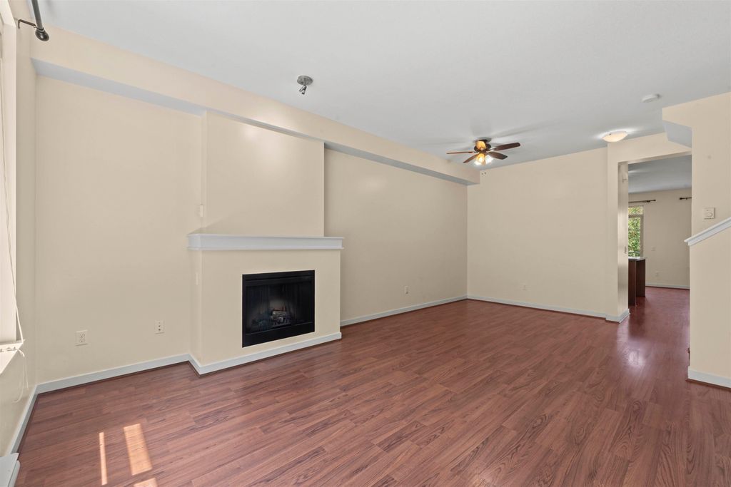 listing image 1101048854749832821