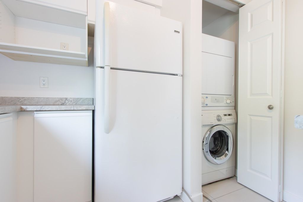 listing image 1109966987218503620