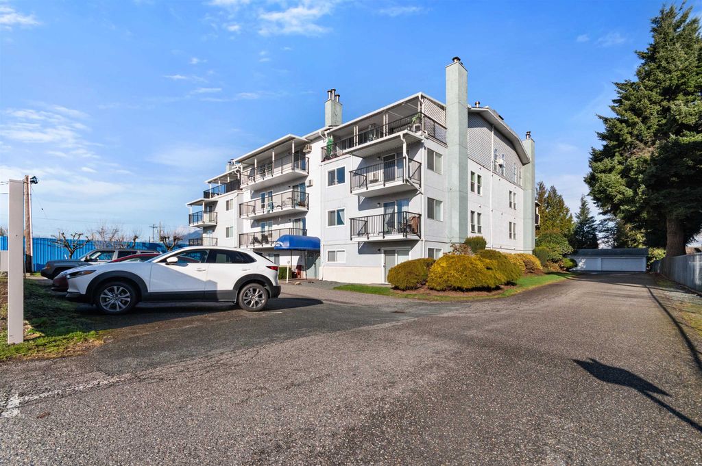 Photo of 46033 Chilliwack Central Road #403, Chilliwack, BC V2P 1J5 (MLS # R3088406)