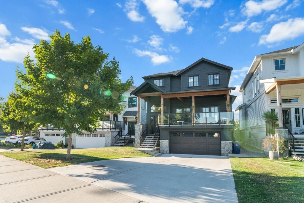 Photo of 20859 Golf Lane, Maple Ridge, BC V2X 1M1 (MLS # R3138298)