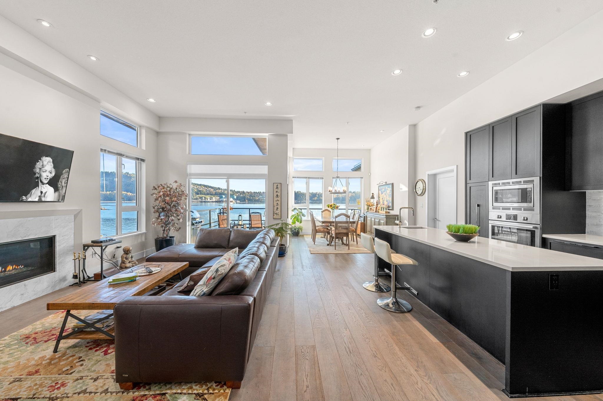 3887 Cates Landing Way