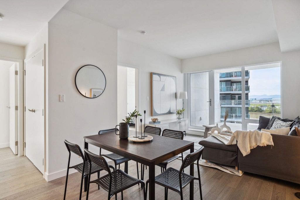 listing image 1102651058593522295