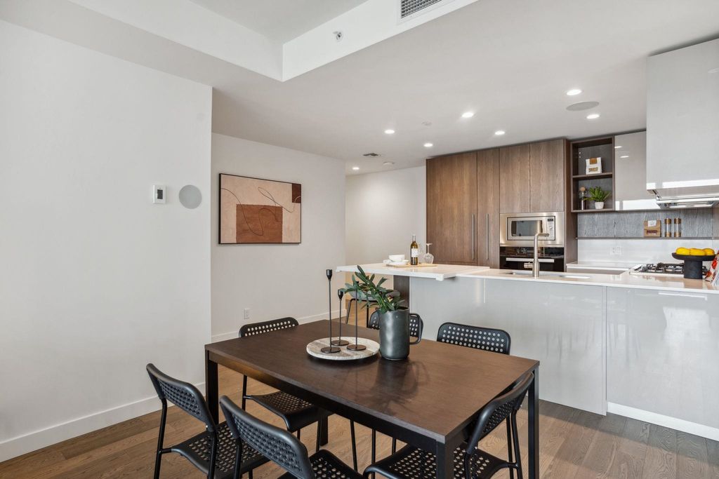 listing image 1104174941612887155