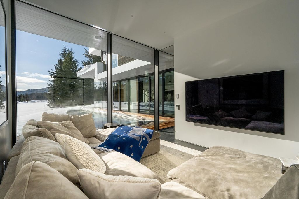 listing image 1101087168779848390