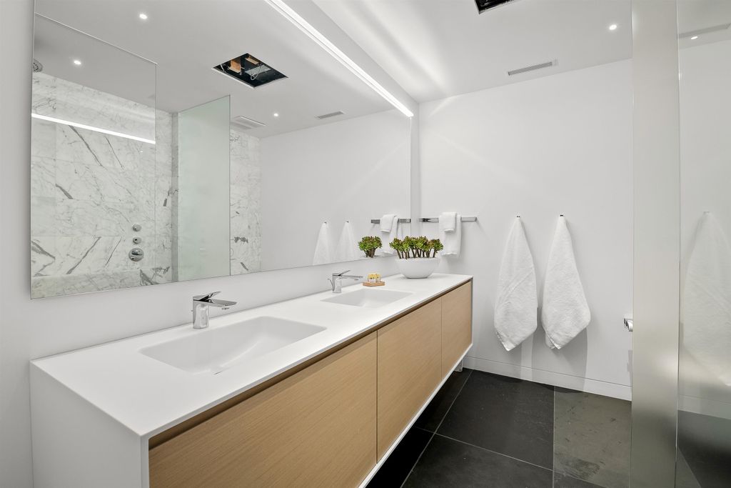 listing image 1101987242392320528