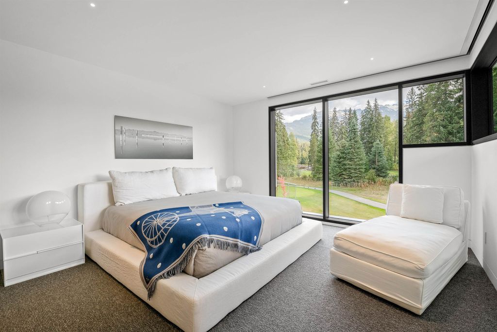 listing image 1108211670816026531