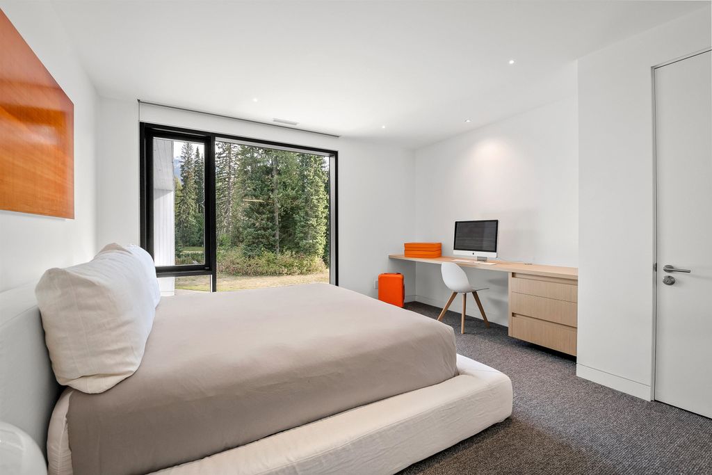 listing image 1104627612746460918