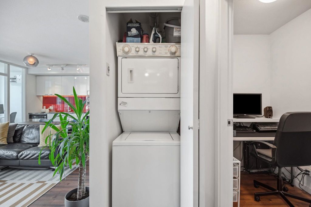 listing image 1106788098353570288