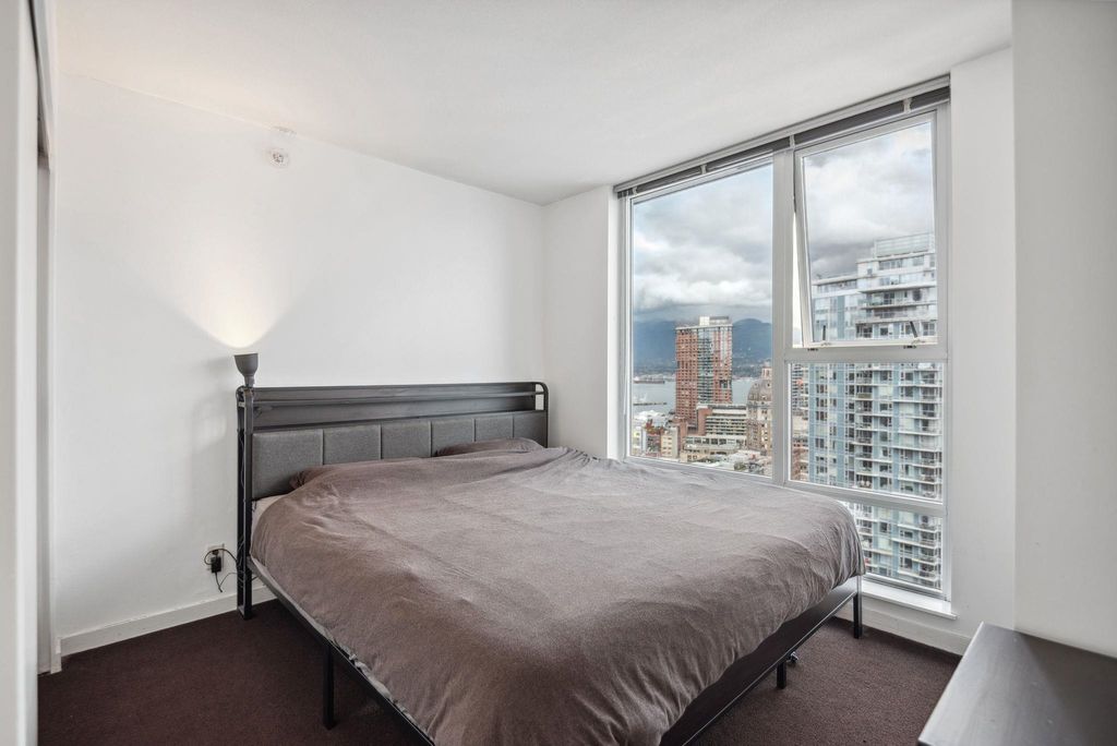 listing image 1101469784751347968