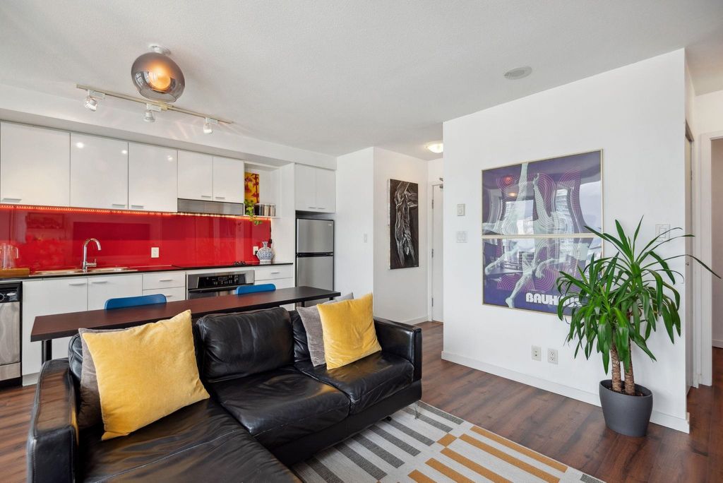 listing image 1104627668752907063