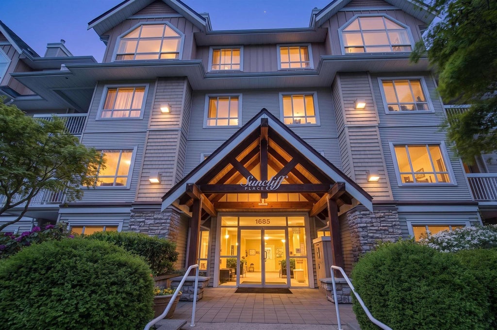 Photo of 1685 152a Street #201, Surrey, BC V4A 9Y1 (MLS # R3118156)