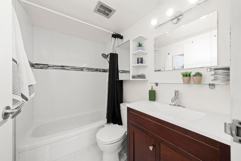 listing image 1102724884707797551