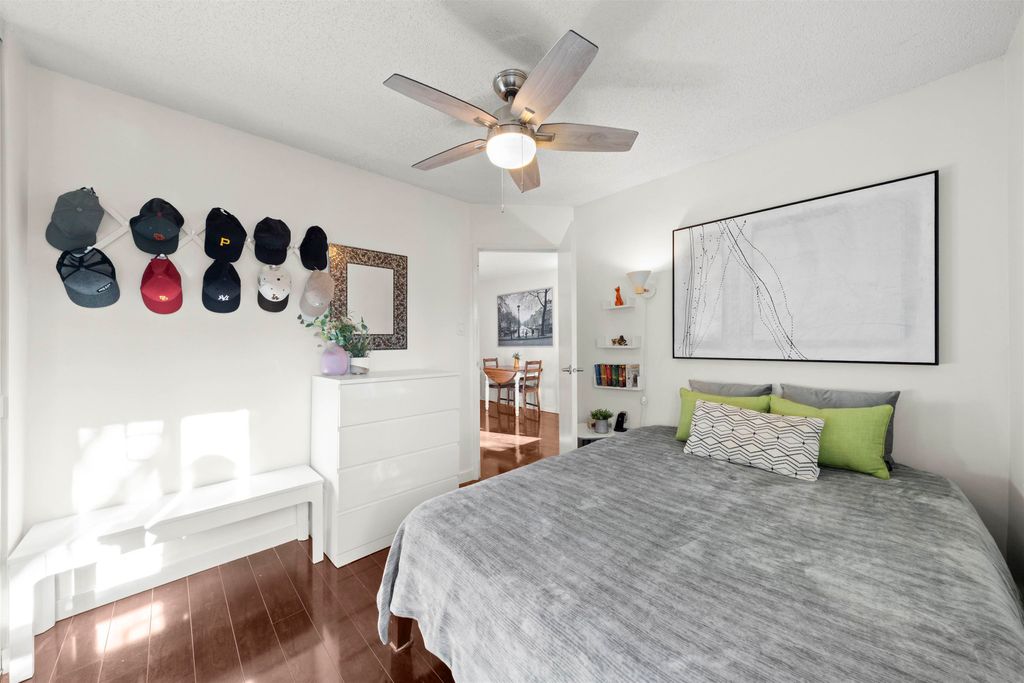 listing image 1103961949638758533