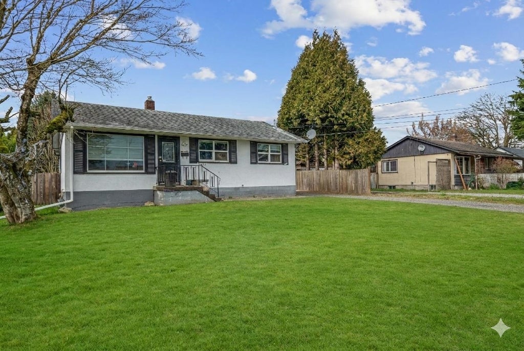 Photo of 9433 Menzies Street, Chilliwack, BC V2P 5Z3 (MLS # R3128481)