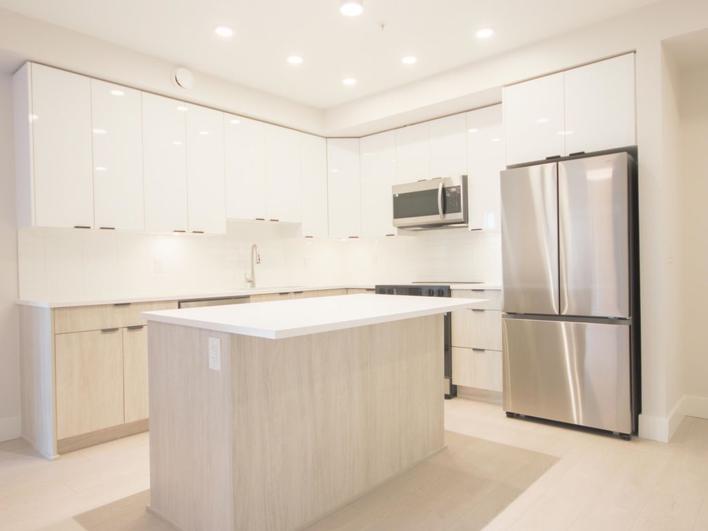 listing image 1109443470456272752