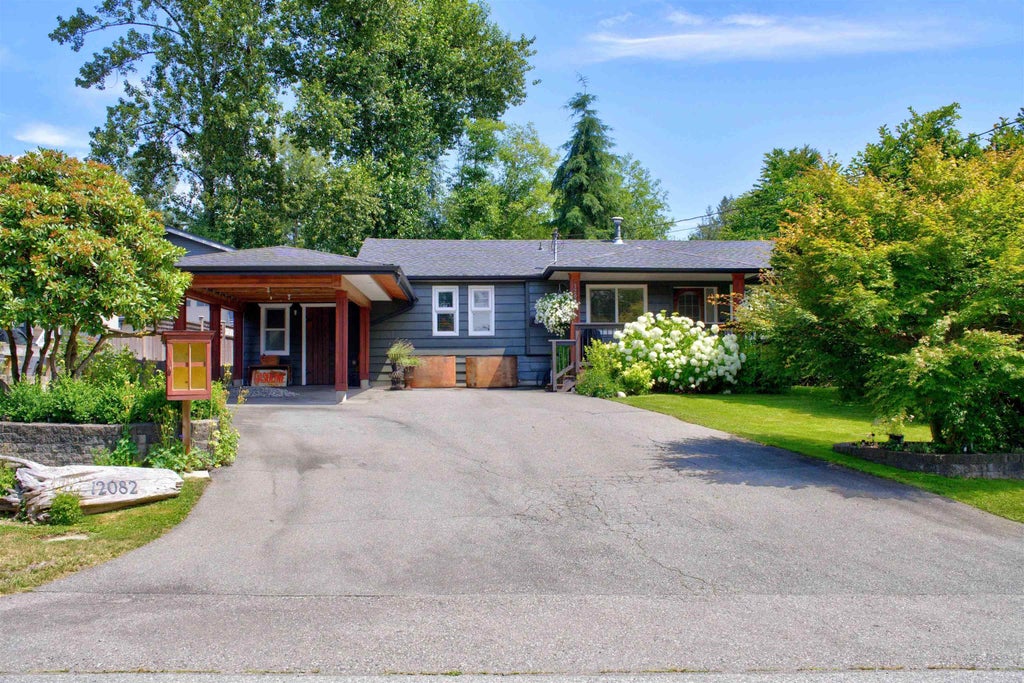 Photo of 12082 261 Street, Maple Ridge, BC V2W 2A6 (MLS # R3143978)