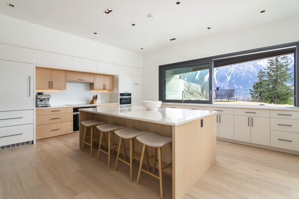 listing image 1103544690630905168