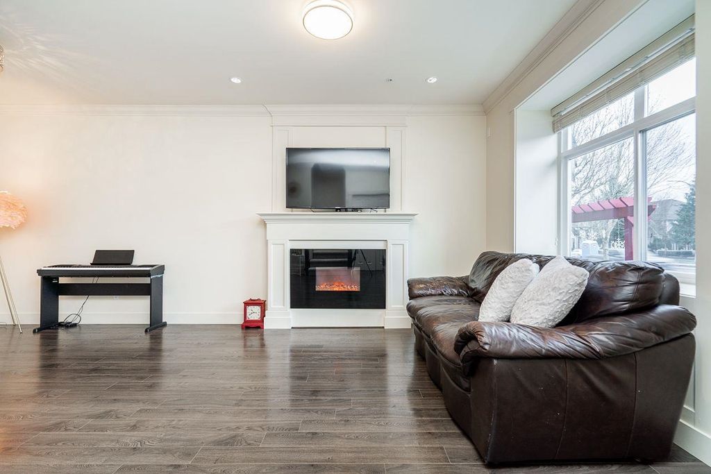 listing image 1106343718493527223