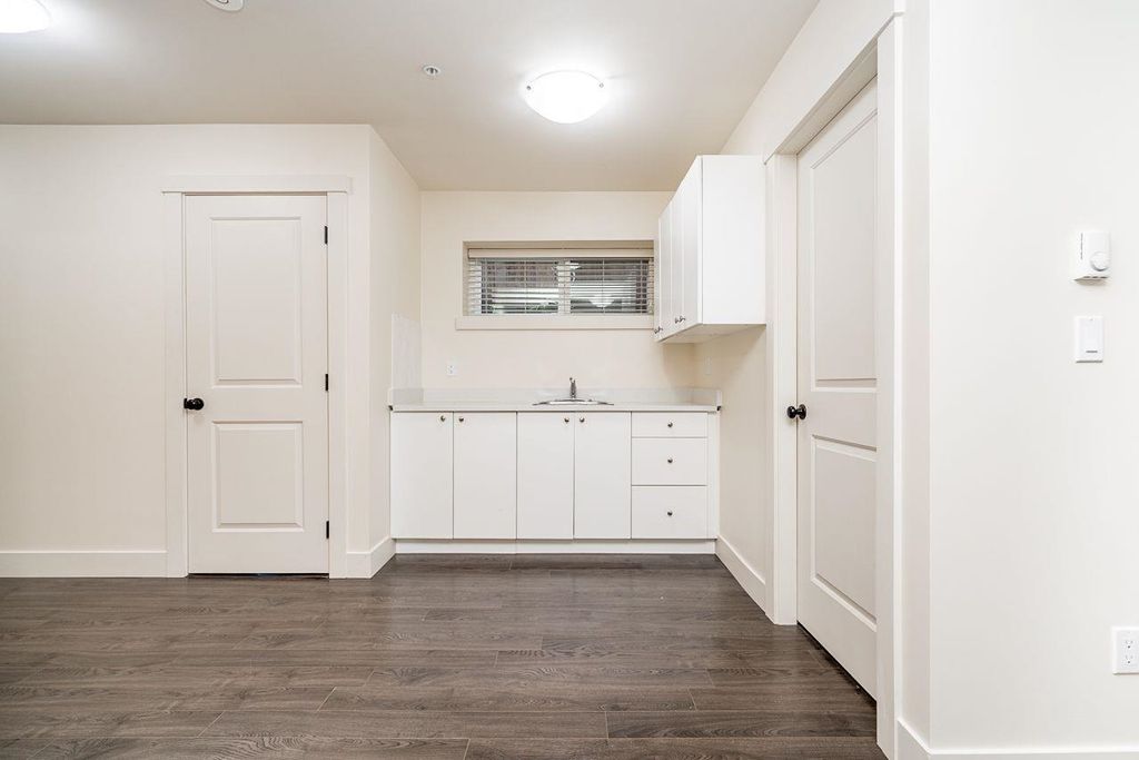 listing image 1109276674251419504