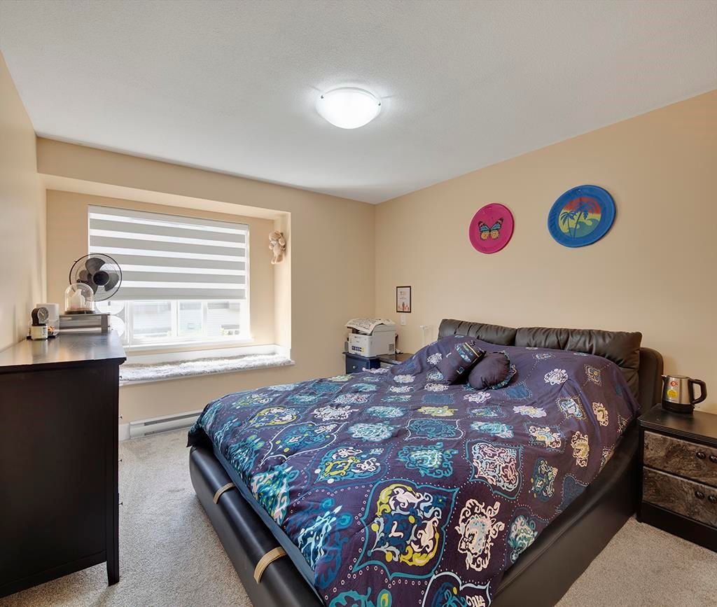 listing image 1102864629380141969