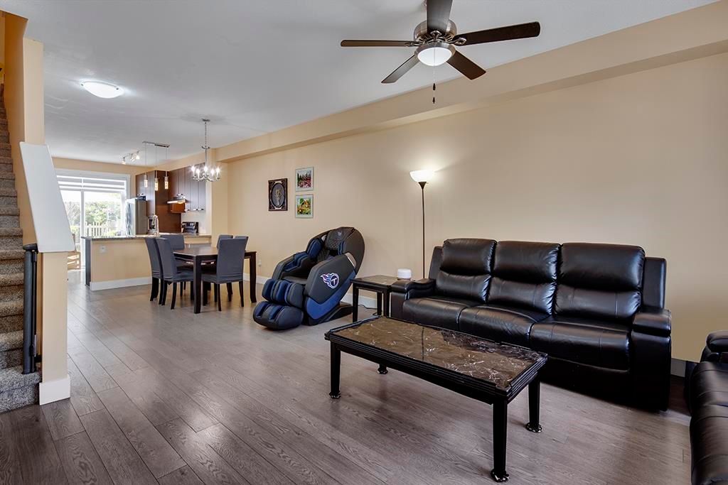 listing image 1104623592300672081