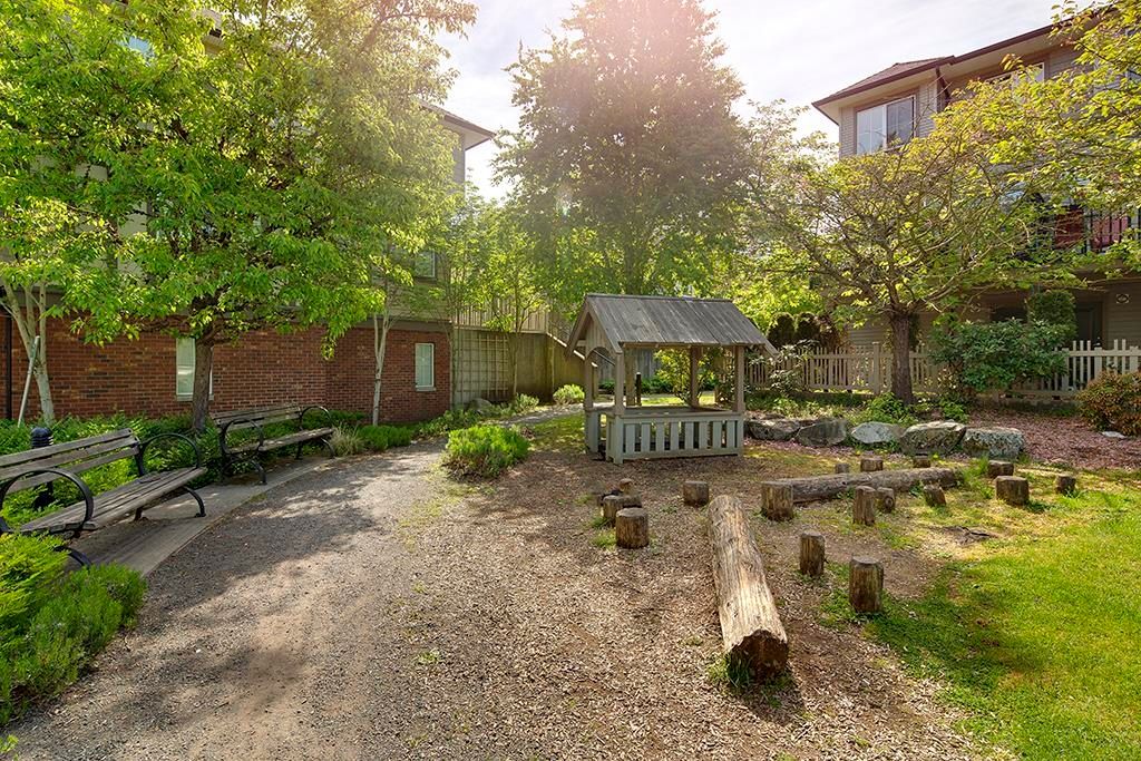 listing image 1102075771401763480