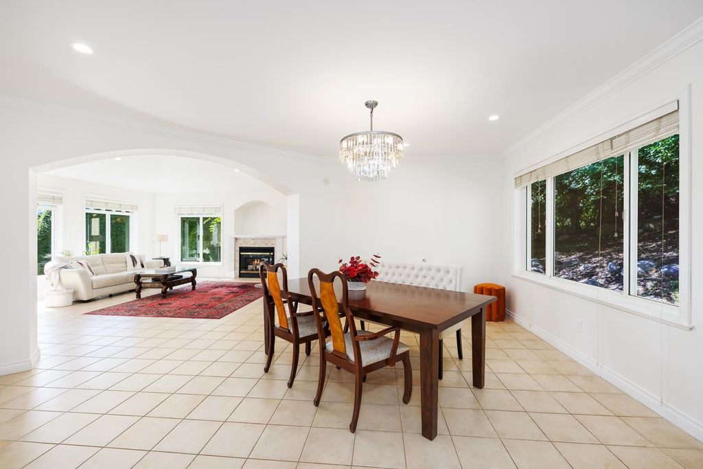 listing image 1102365093785462700