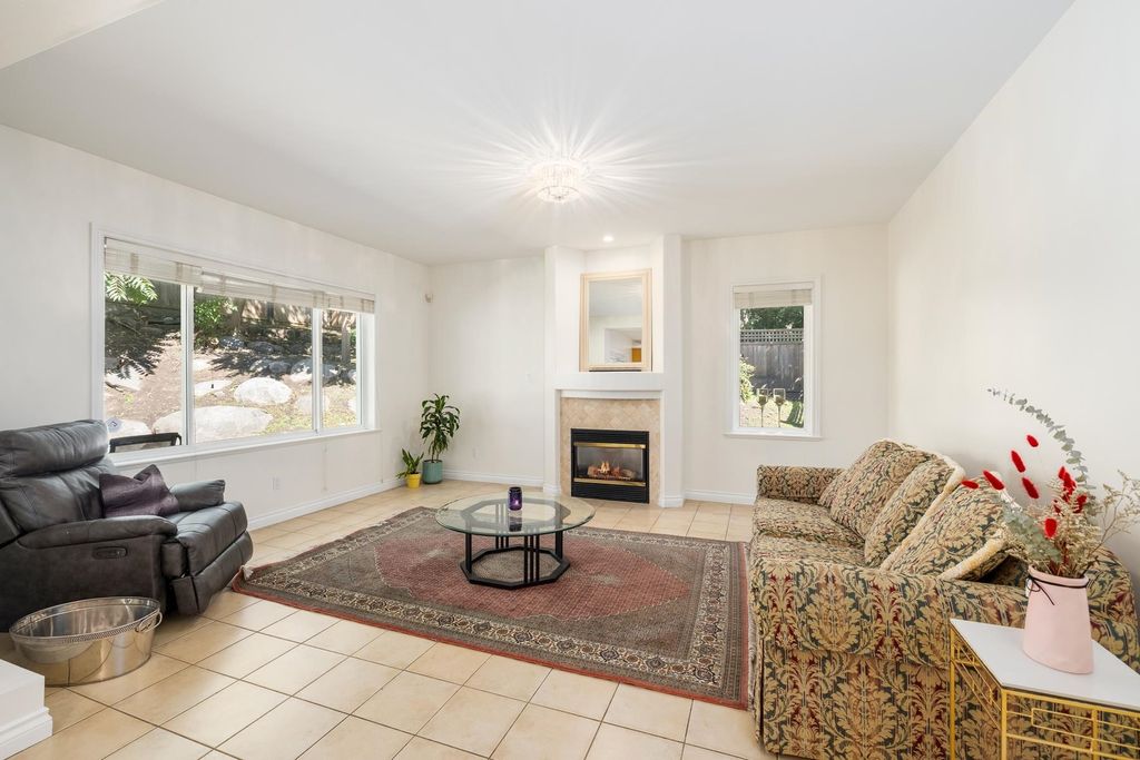listing image 1104728529588935877