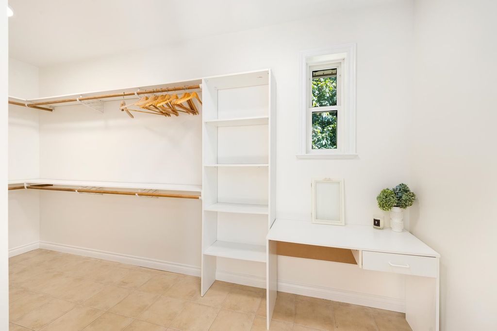 listing image 1104376576728496884