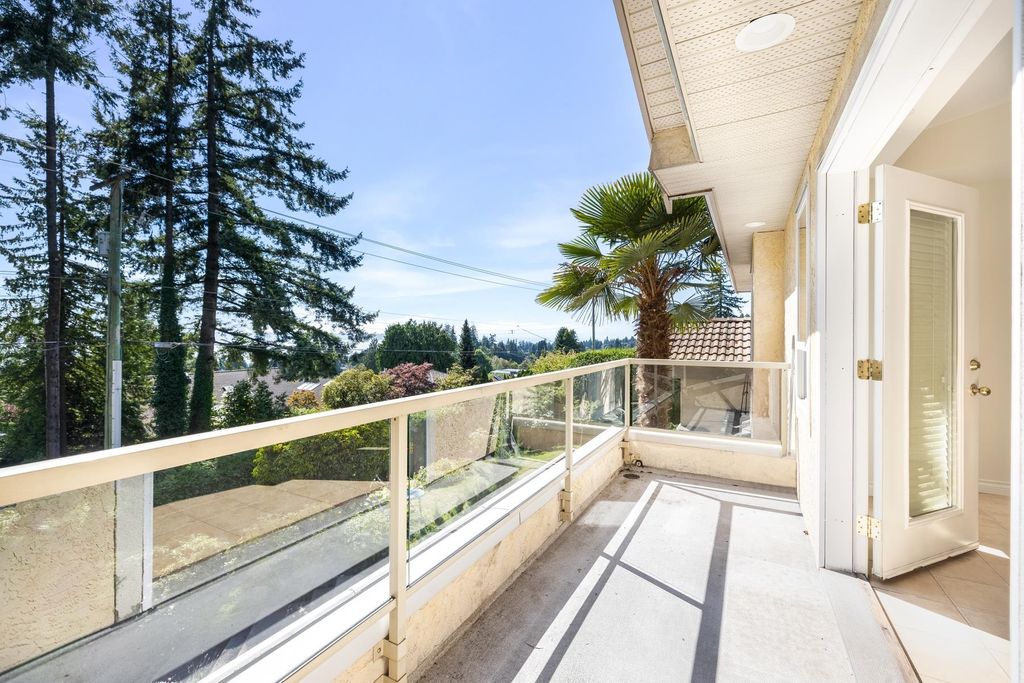 listing image 1102175785903809070
