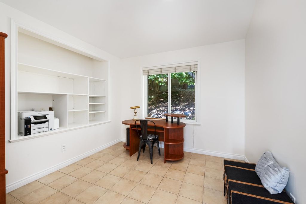 listing image 1107446816808647309