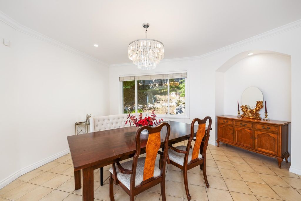 listing image 1107144441350704203