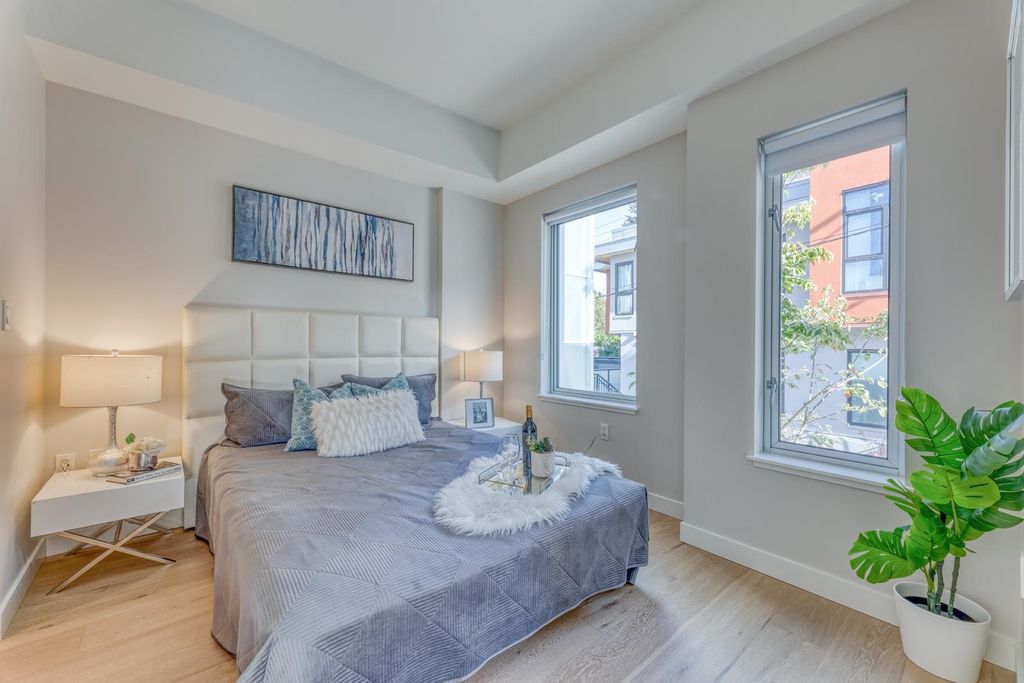 listing image 1105385057067885829