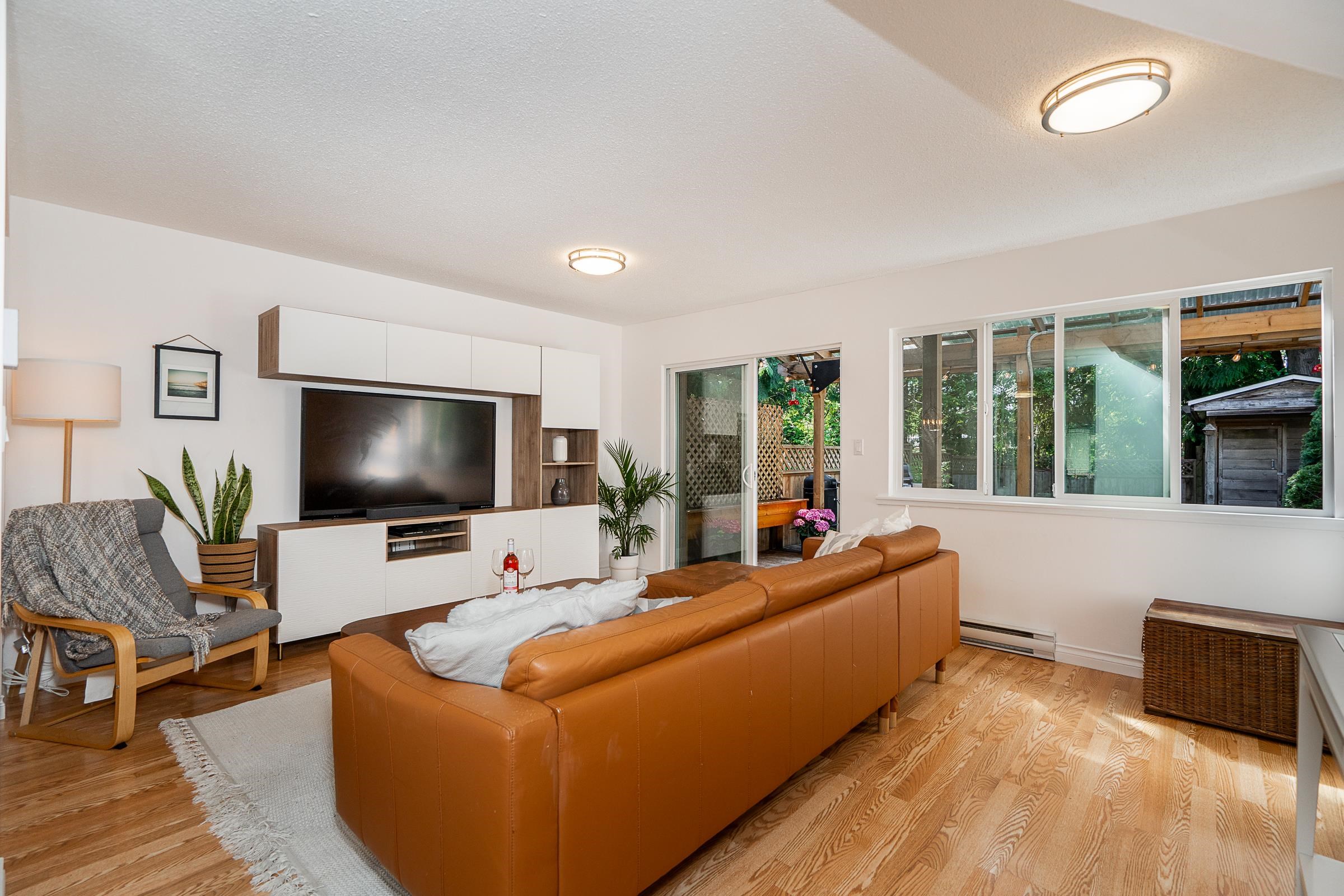 12108 Schmidt Crescent