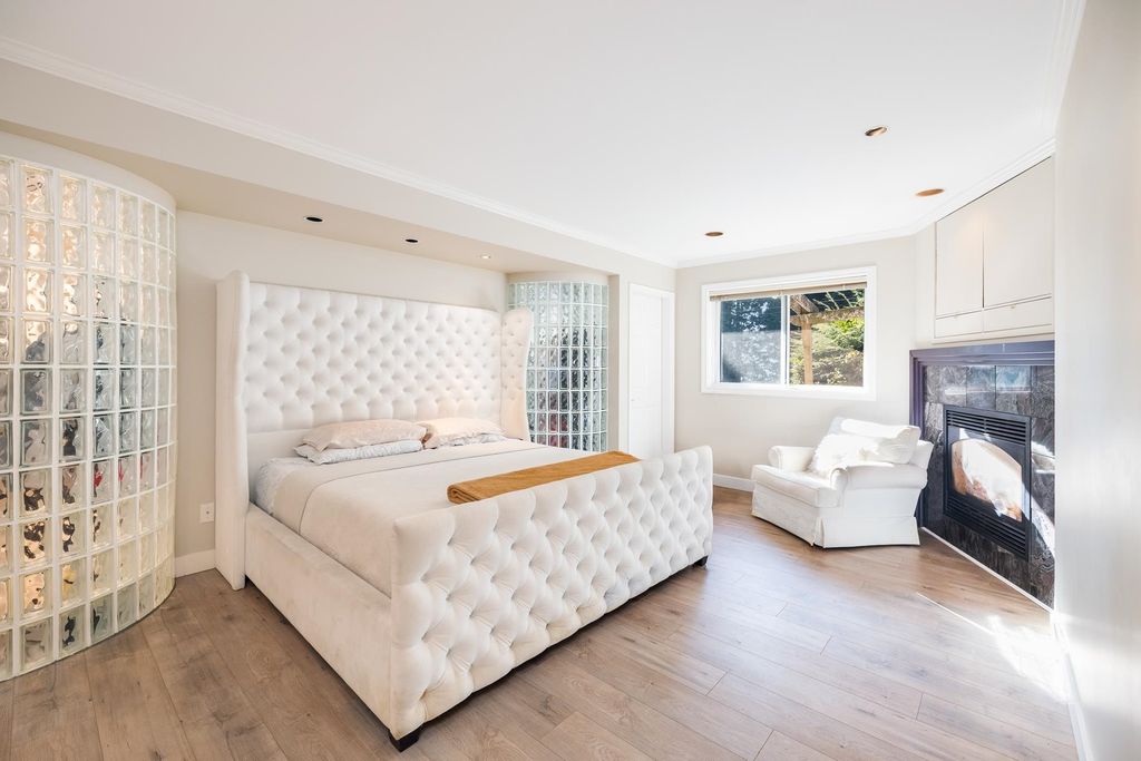 listing image 1103365366893640679