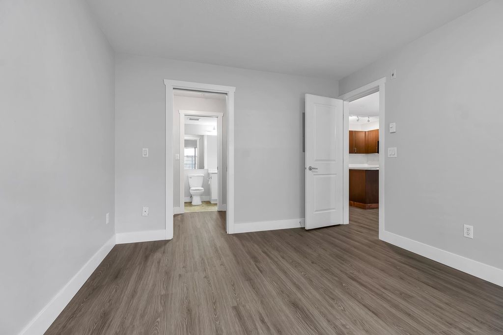 listing image 1109595518581240287