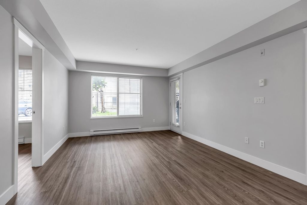 listing image 1106898101772984188