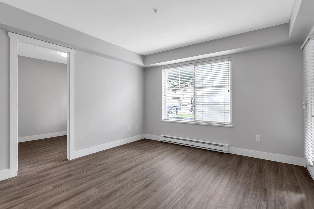 listing image 1104863094368327614