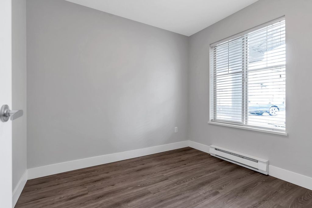 listing image 1107994235208889745