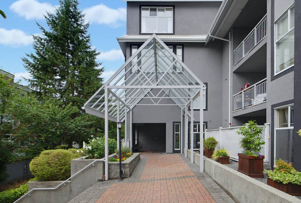 Photo of 11609 227 Street #308, Maple Ridge, BC V2Z 2Z9 (MLS # R3150818)