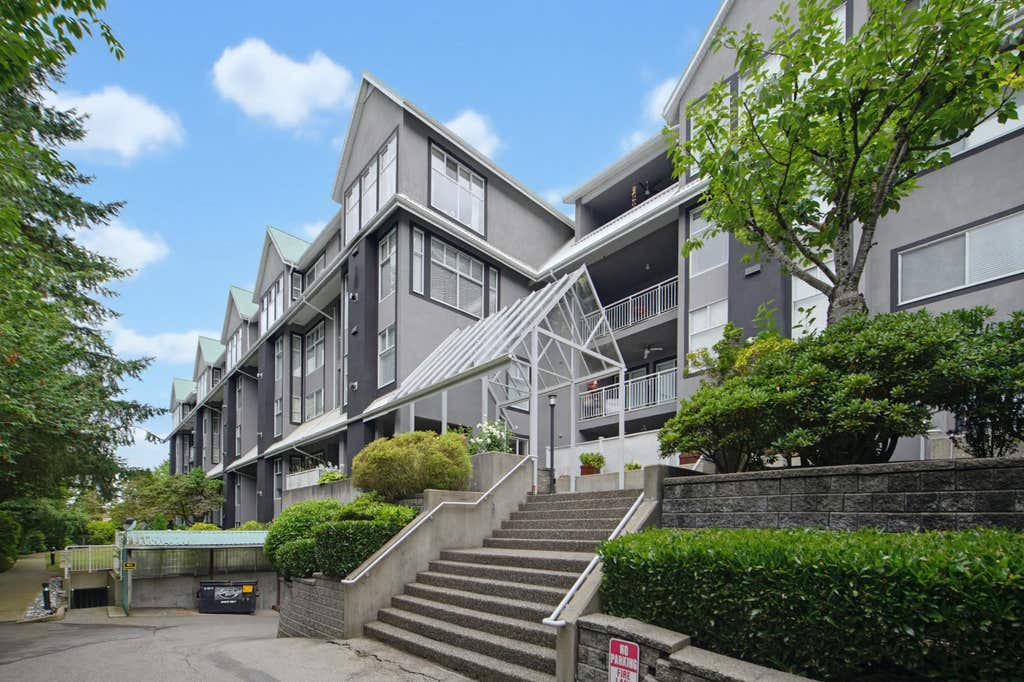 Photo of 11609 227 Street #308, Maple Ridge, BC V2Z 2Z9 (MLS # R3150818)