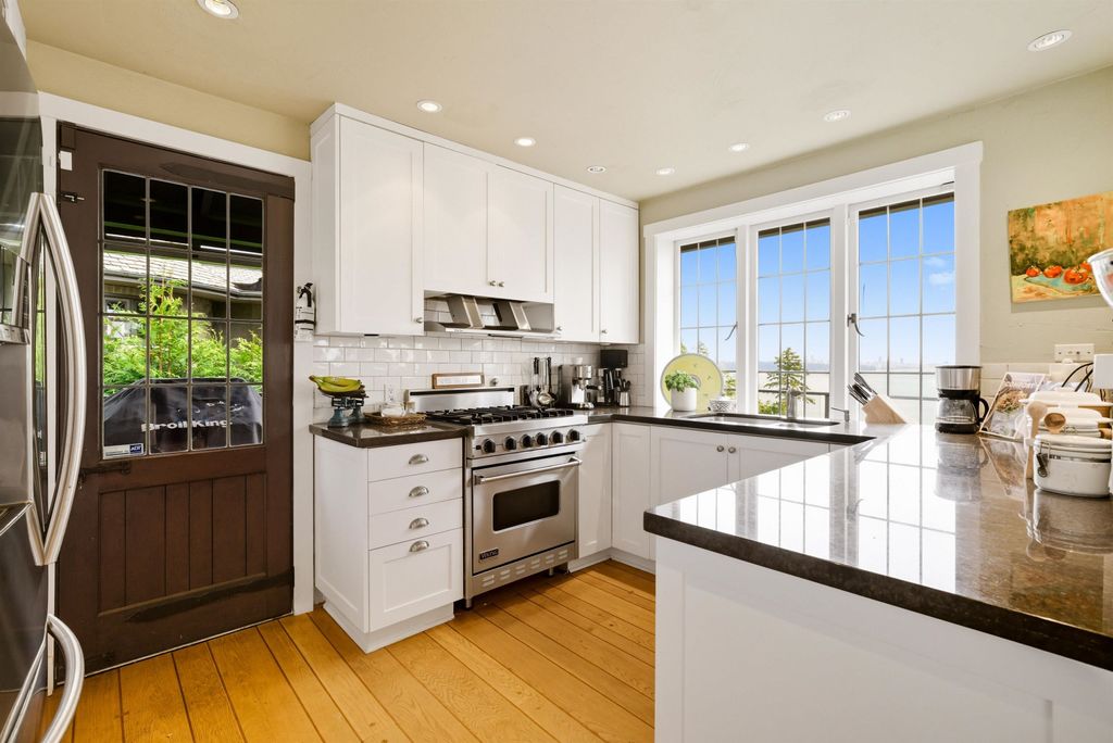 listing image 1102899805324352663