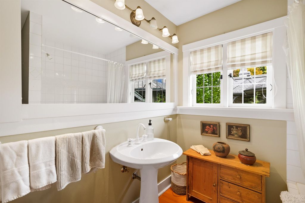 listing image 1109713409668611470