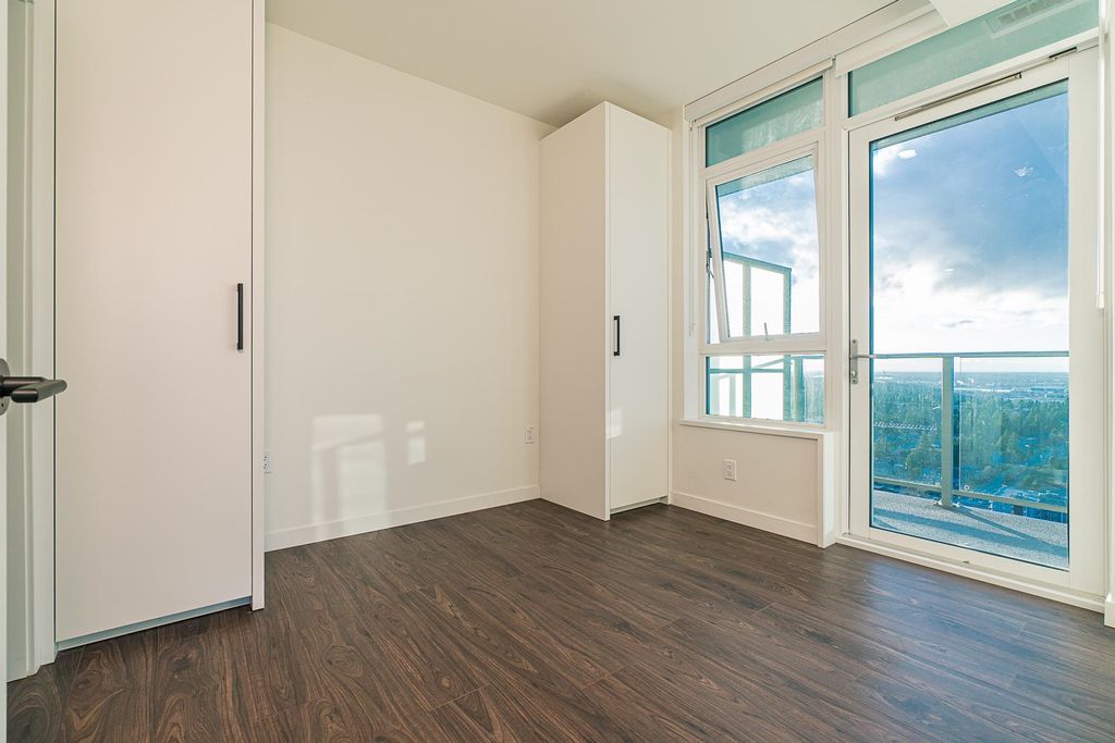 listing image 1108499075392160001